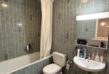Appartement de 2 pièces aux Acacias.