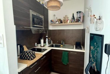 Studio aux Pâquis.