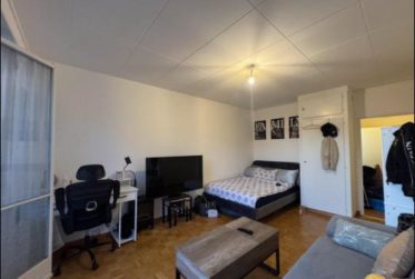 Studio aux Eaux-Vives.